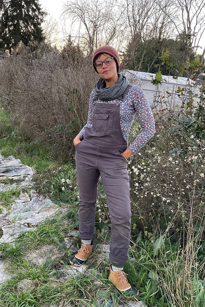Overol de trabajo para mujer de lona elástica con pechera