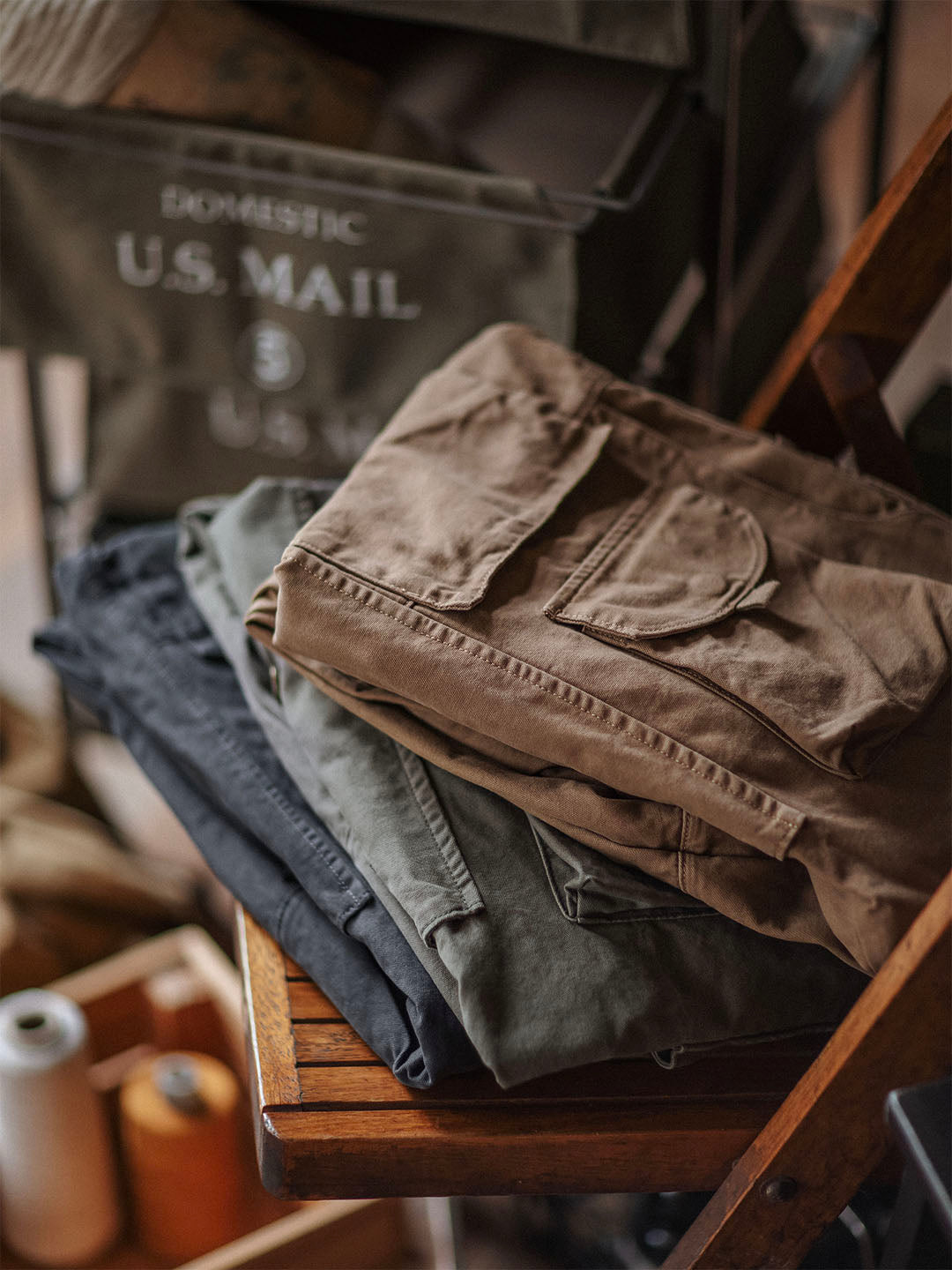 Overol con pechera de lona para hombre con bolsillos extra grandes